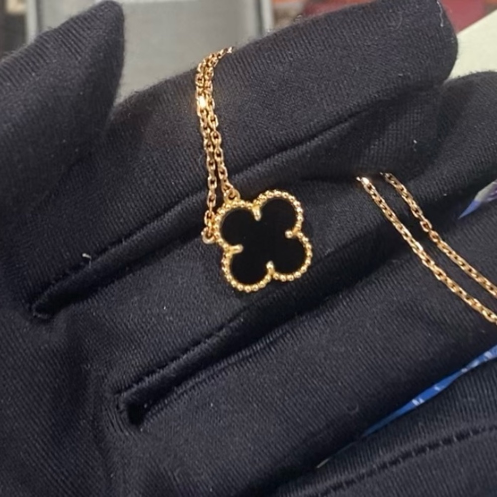 VCS Vintage Alhambra Pendant Necklace - Black
